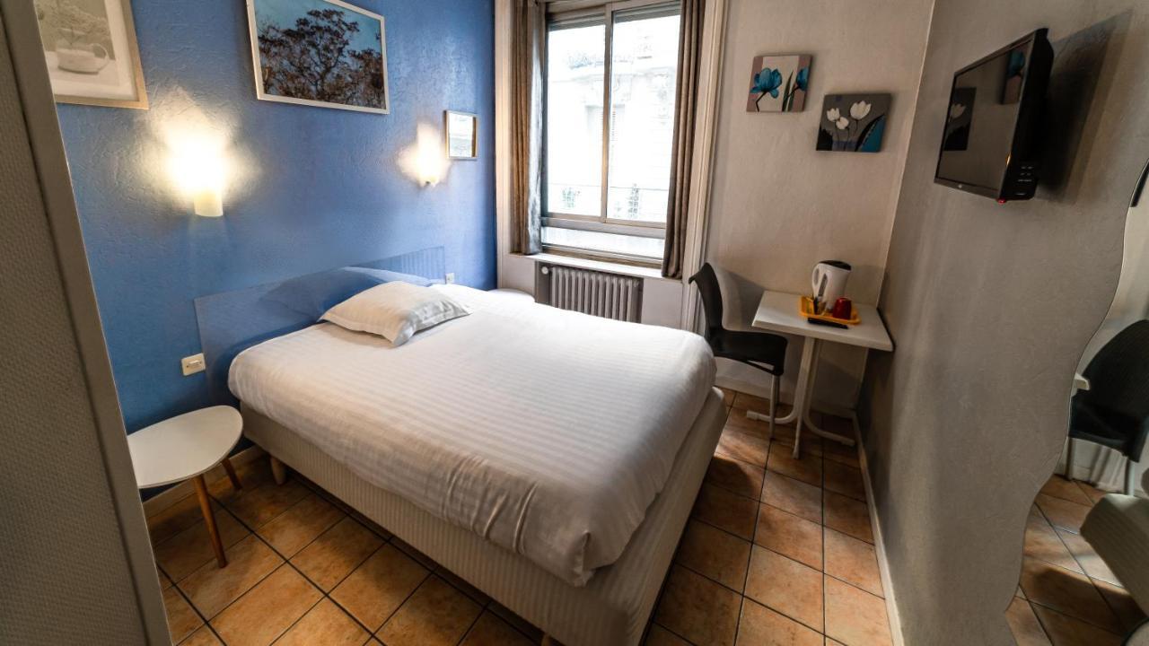 Hotel Furania Saint-Etienne  Exteriör bild